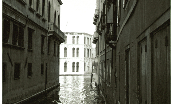 venezia-kanal.jpg