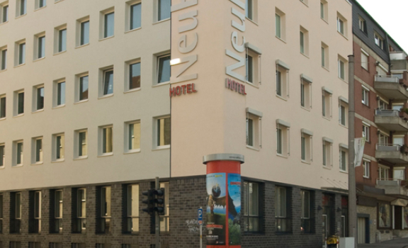 neuhaus-2.jpg
